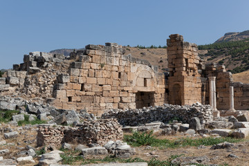 Fototapeta premium Ancient ruins Hierapolis. Turkey