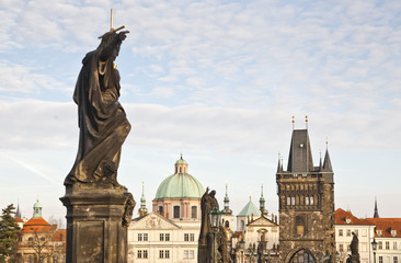 Fototapeta na wymiar Prager Heiligenfiguren auf der Karlsbrücke