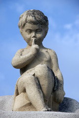 Fototapeta na wymiar Скульптура у базилики Нотр-Дам-де-ла-Гард, Марсель.