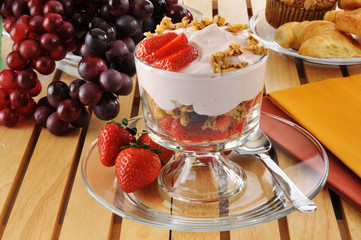 Strawberry yogurt parfait
