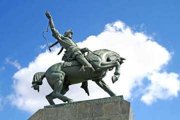 Fototapeta na wymiar Salawat Yulayev (Baszkirski bohater narodowy) pomnik w Ufa
