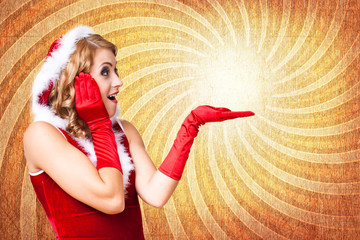 Weihnachtsfrau mit Textfreiraum für Angebotstext