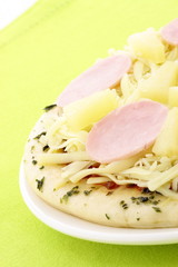 raw hawaiian pizza