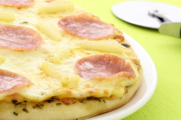 delicious hawaiian pizza
