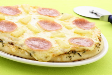 delicious hawaiian pizza