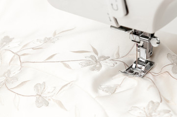 Fabric pattern sewing machine