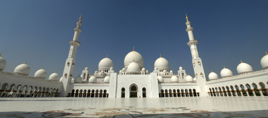 Fototapeta na wymiar Sheikh Zayed Meczet Abu Dhabi