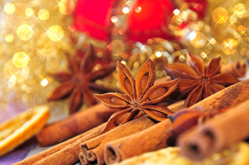 Weihnachtliche Gewürze