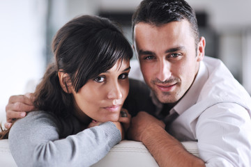 Obraz premium happy young couple relax at home