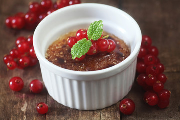Crème Brûlée with Red Currants