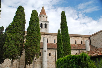 Fototapeta na wymiar Basilica di Santa Maria Assunta, Akwilei, Włochy