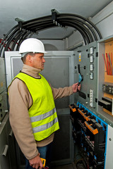 Electrician in switching power