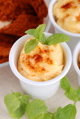 panna cotta allo zafferano - cinque