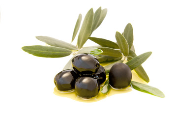 aceitunas negras con aceite