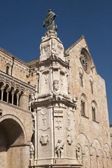 Fototapeta na wymiar Bitonto (Bari, Puglia, Włochy), Stara katedra w stylu romańskim