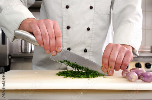 {Koch bei der arbeit
75} Koch - Küchenchef bei der Arbeit" Stockfotos und lizenzfreie ... | {Koch bei der arbeit
75}