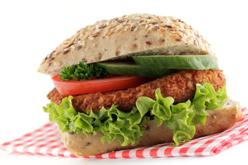 Brötchen mit Cornflakes Schnitzel