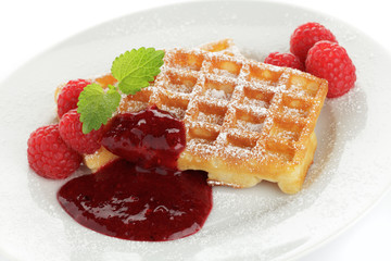 Waffeln mit Himbeeren