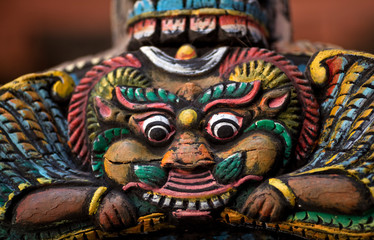 Obraz premium Ancient wooden carving at temple in Bhaktapur, Nepal