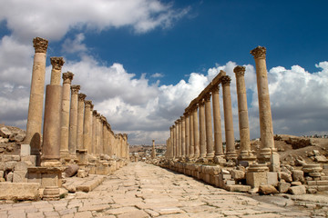 Maestose colonne del cardo maximus Jarash