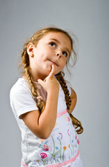 Kind am &Uuml;berlegen