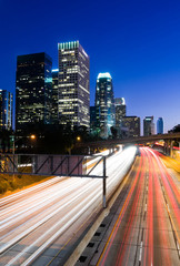 Fototapeta premium Traffic through Los Angeles at night