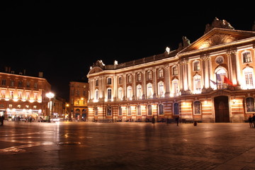 Fototapeta na wymiar Place du Capitole w Tuluzie