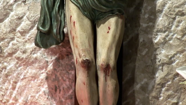 statue of the crucified Jesus
