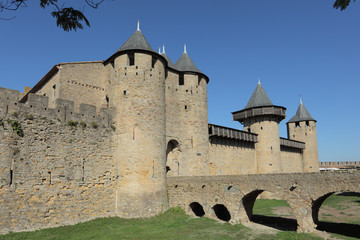Fototapeta na wymiar Średniowieczne miasto Carcassonne we Francji