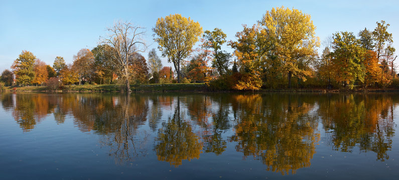 Donau Panorama im Herbst