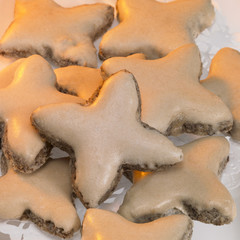 yellow illumiated cinnamon stars