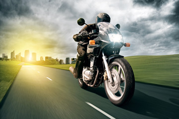 Fototapeta premium Motocykl i miasto