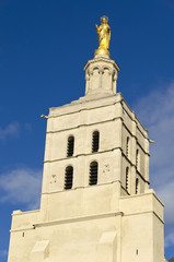 statut de la Vierge en Avignon, France