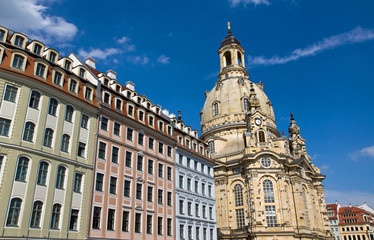 Fototapeta na wymiar Beautiful houses around the Frauenkirche