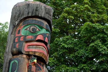 Tuinposter Totem Pole Detail Duncan, British Columbia, Canada © markskalny