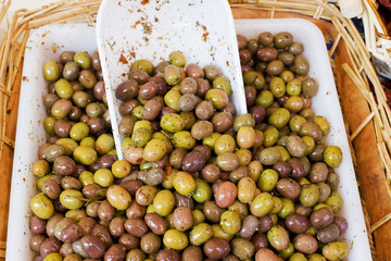 Olive verdi e nere