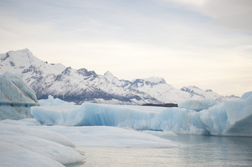 Fototapeta na wymiar GLACIER