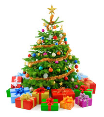 Dichter Weihnachtsbaum mit bunten Geschenken