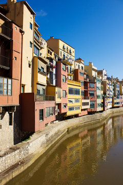 casas Onyar in old town of Girona, Spain