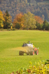 Feld düngen mit Gülle