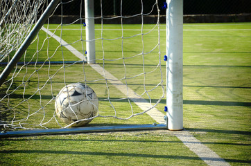 Fußball im Tor