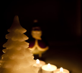 sapin et père Noël sombre
