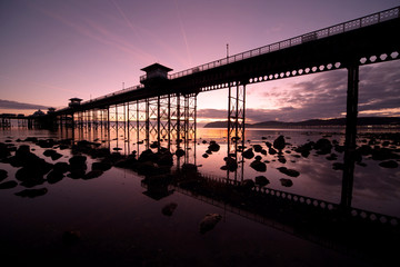 Fototapeta premium Sunrise at Llandudno pier