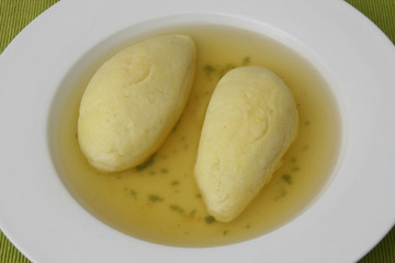 Griesnockerlsuppe