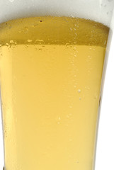 Vaso de cerveza, detalle de gotas de agua en el vaso 3