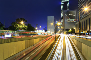 Fototapeta na wymiar traffic at night in city