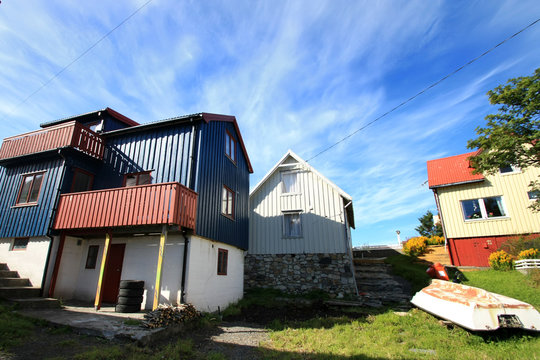 the houses of Henningsvaer