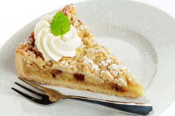 Apfel Streuselkuchen mit Sahne