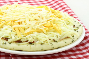 raw italian cheese pizza