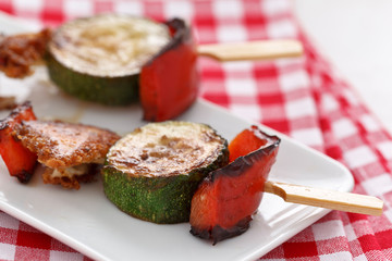 Gemüse-Käse-Spieße